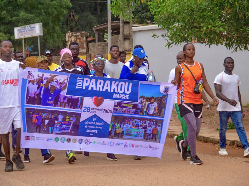 Photos des Marches du Cœur : Mobilisation de centaines de participants et renforcement du lien avec les communautés locales.