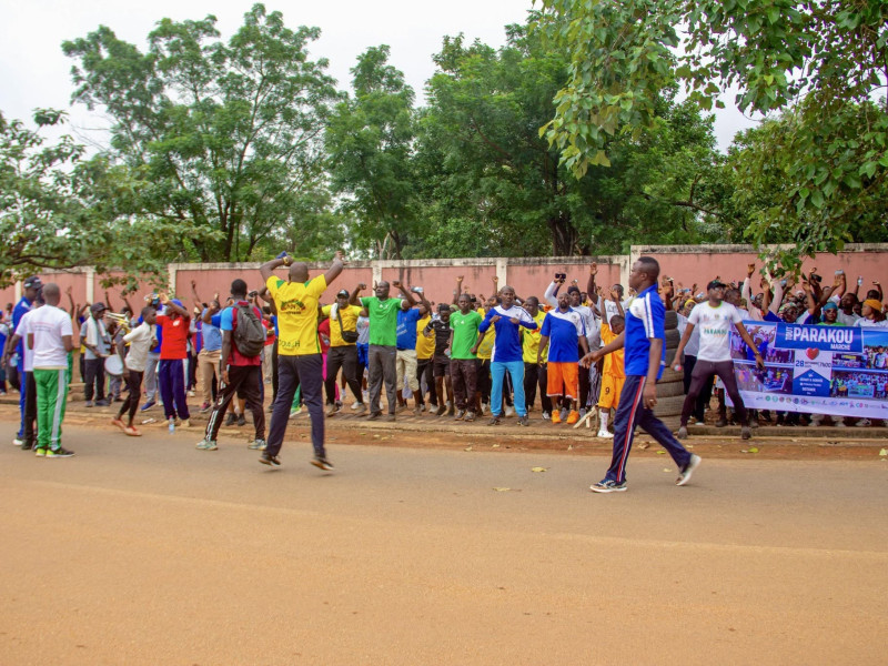 Photos des Marches du Cœur : Mobilisation de centaines de participants et renforcement du lien avec les communautés locales.
