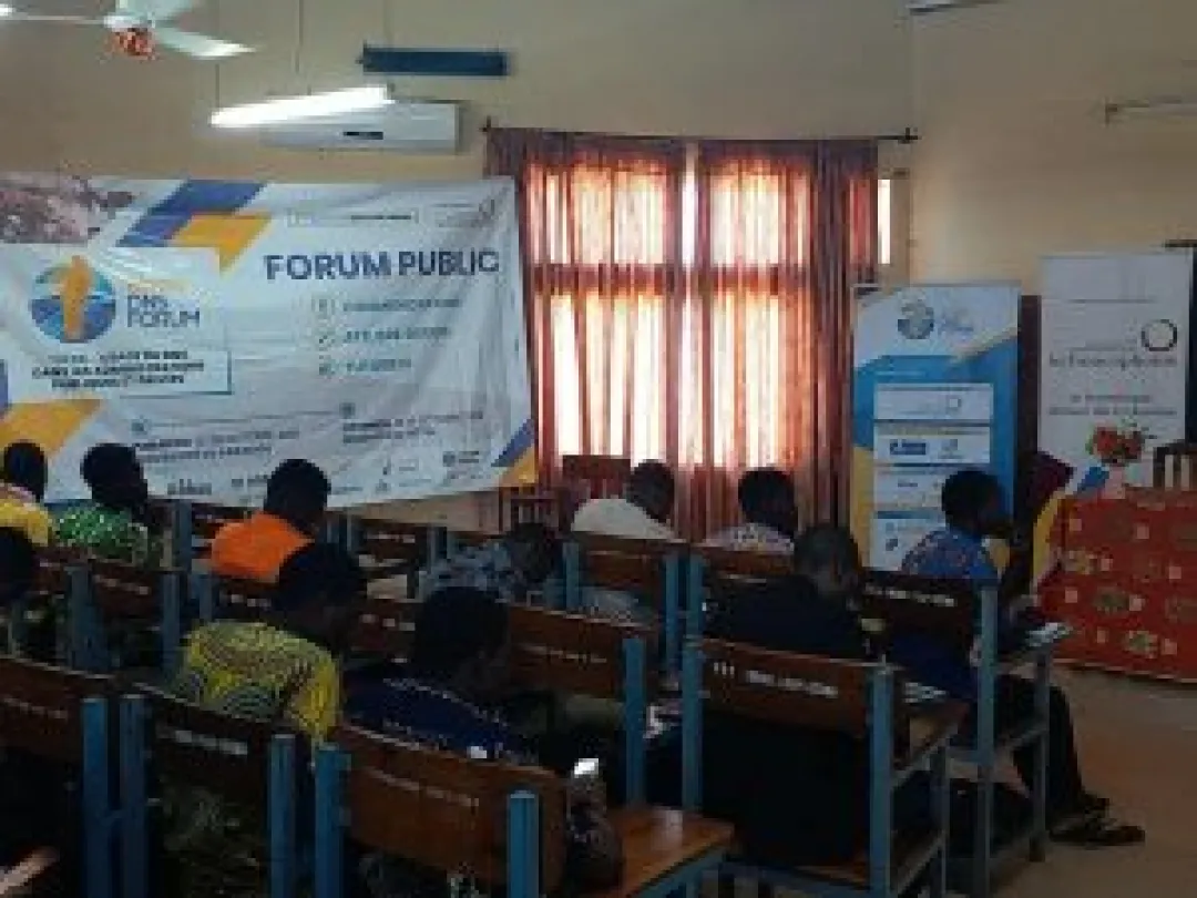 Light partenaire  DNS Forum