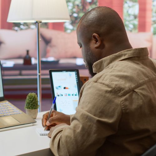 Vivre de son métier : freelance, devis et factures